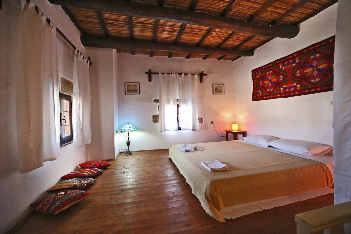 ห้องนอนคู่ชั้นบน