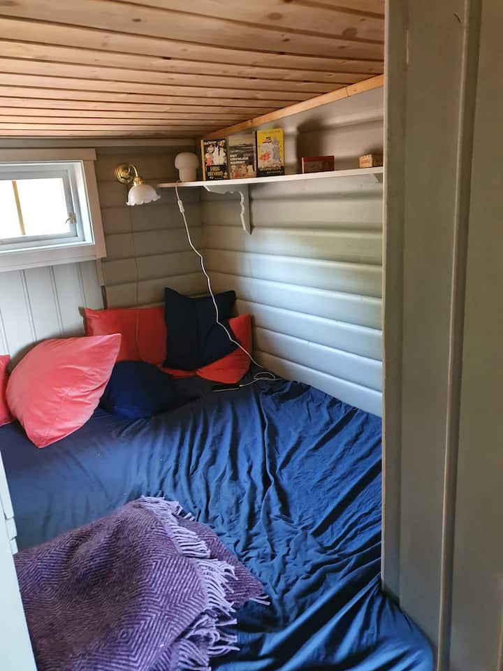 Кът за спане/ кушетка на 2 етажа, ширина 150 см, стая за спане 2 бр.