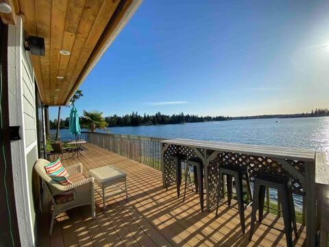 Private Waterfront Cabin w/awesome views&Tiki Hut