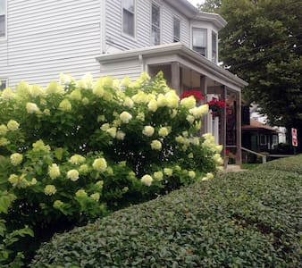 Affordable Apt in Historic W Cape May