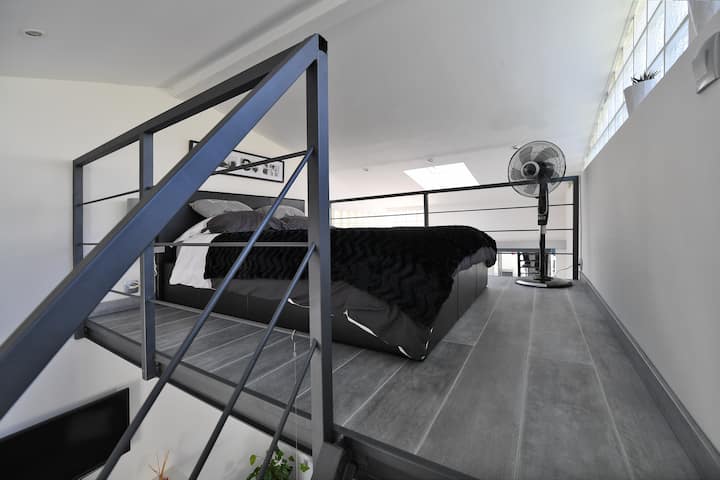 Vue d' ensemble de la mezzanine 