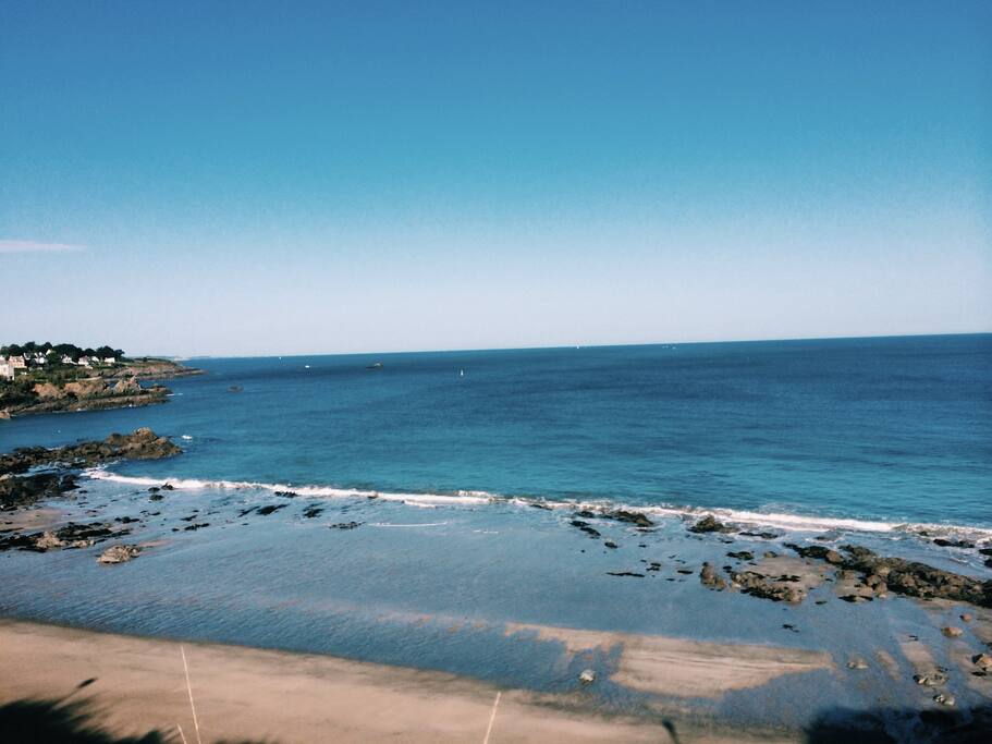 Plage de la Comtesse, dans le prolongement de la plage du Casino