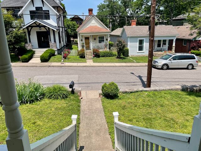 Spacious, Comfy, Close to Everything! gallery image 5