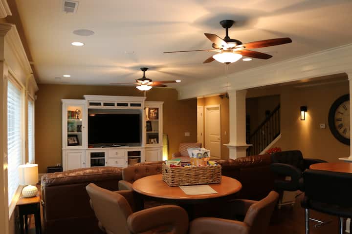 Private Modern Guest Suite - Columbia, MO