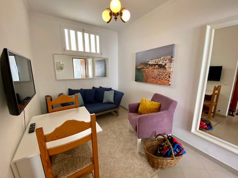 Top performing Airbnb: Beach Flat w. Terrace 3 Beds Entire Apartment in Albufeira E Olhos De água