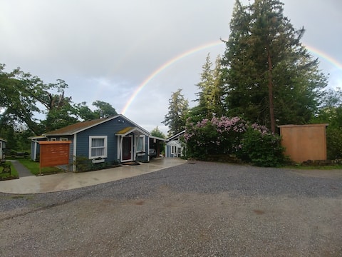 Sweet Cabin near town!