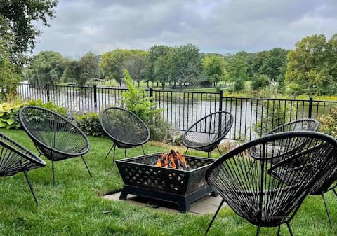 River Home Getaway with River Access - Sleeps 8