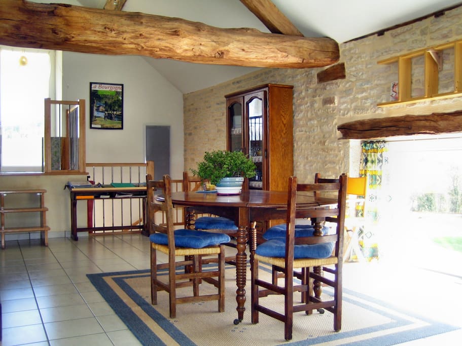salle (le coin cuisine, sur la gauche)