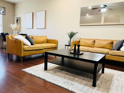 Cheerful 3 Bedroom home, Centrally located!