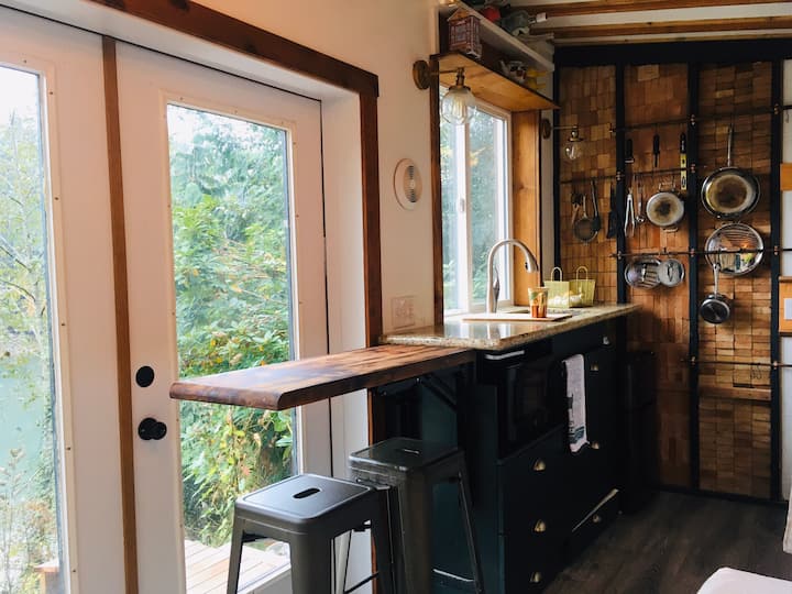 Kayakers’ Tiny House Tiny houses for Rent in Mason County, Washington