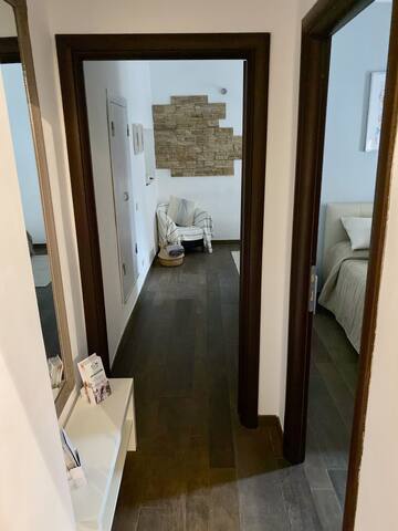 Roman Forum Suite – Very Near Palazzo del Grillo gallery image 5