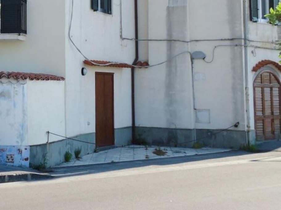 Ingresso con posto auto privato