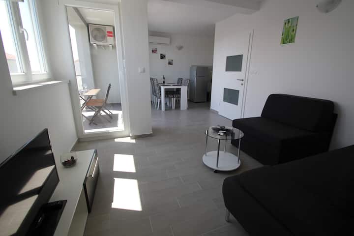 Villa Olympia - Black&white - Novalja