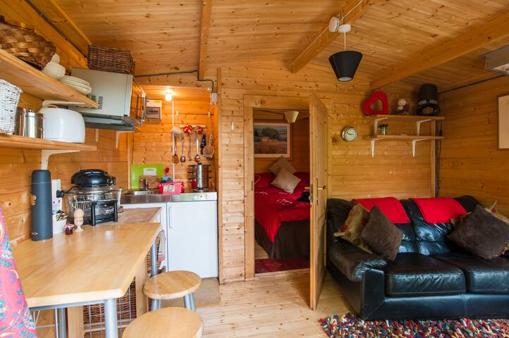 'Ty Bach Twt' wooden petit lodge
On a working Farm