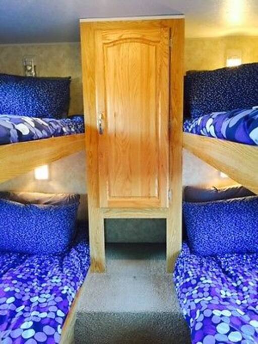 Quad bunk room