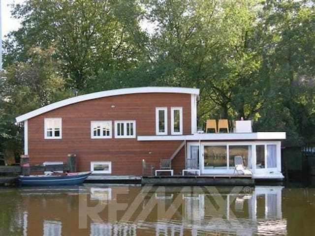 Big light Houseboat in Rdam; 130m2!