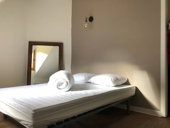 غرفة النوم 2: سرير مزدوج واحد