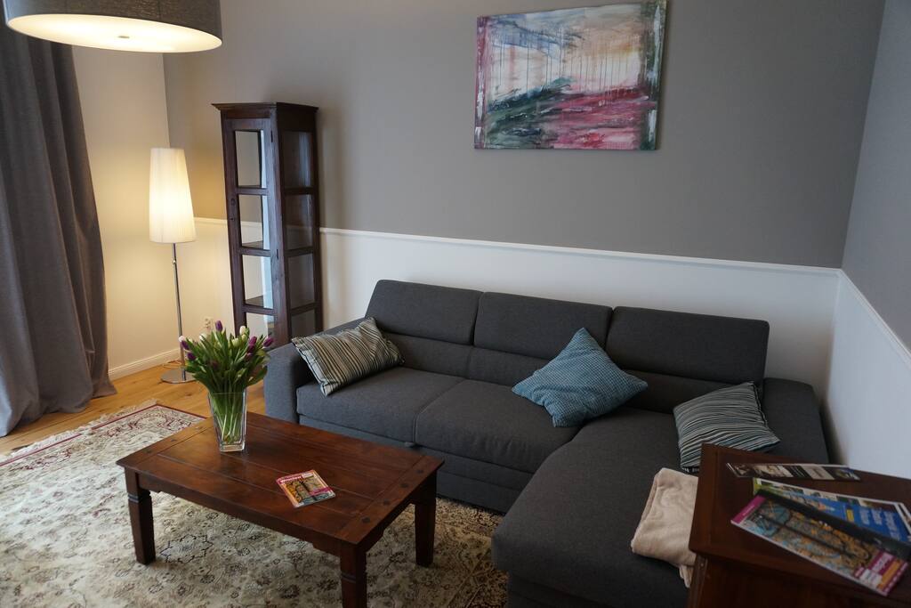 Living room with big sofa bed (160x200)