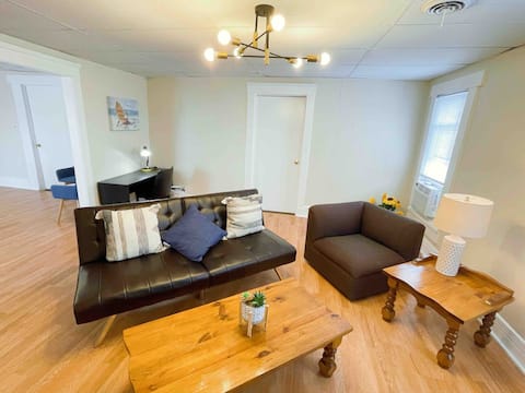 Popular Airbnb listing: Lovely 2Br apartment. Minutes from Downtown in Goodrich Kirtland Pk