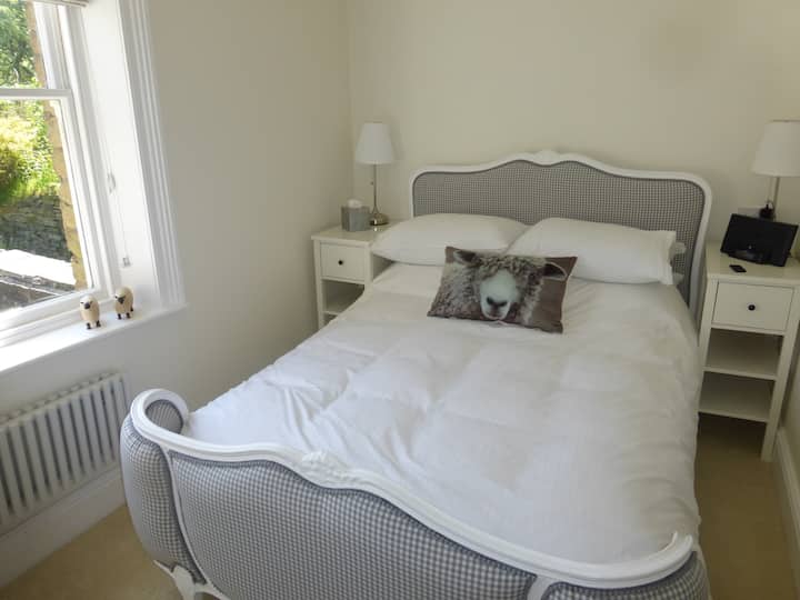 Dairy Cottage, Delph, Saddleworth. Cottages for Rent in Delph