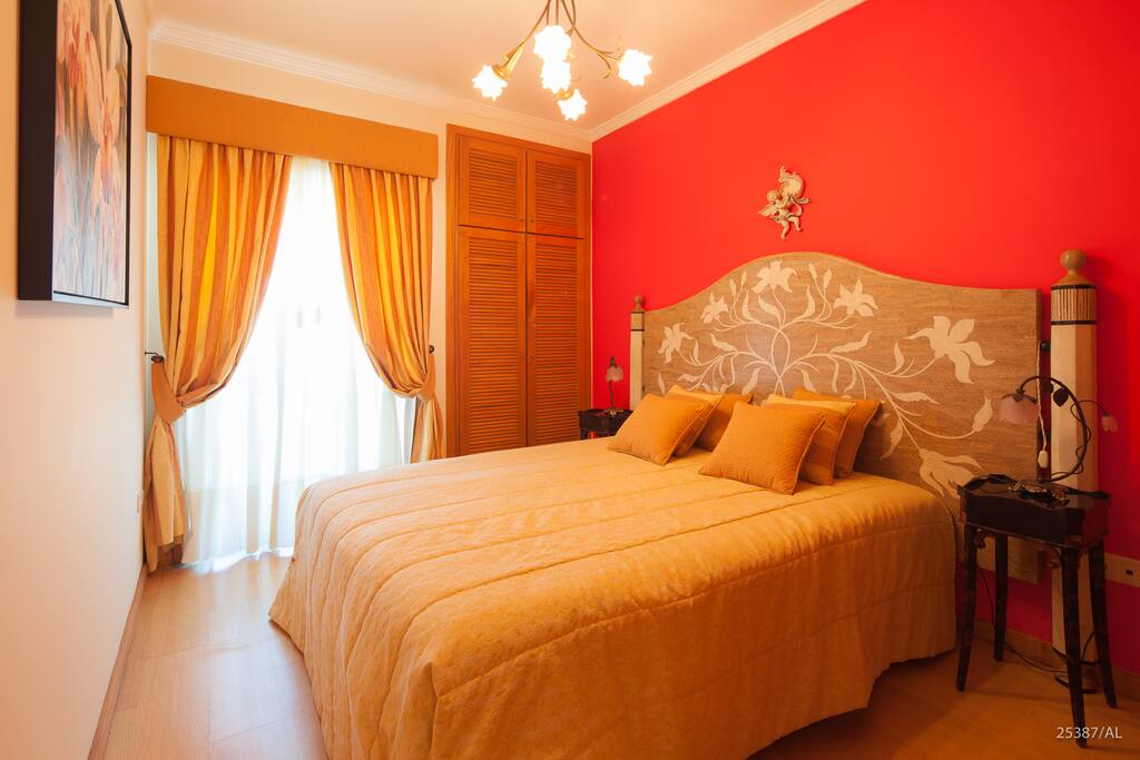 Quarto Principal.
dispõe de casa de banho privada.