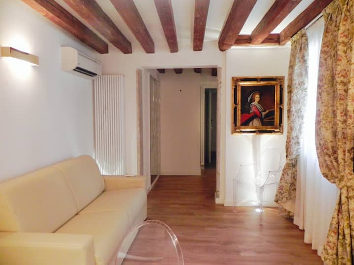 Home Venice Apartments - Rialto 1 - Venice Marco Polo Airport (VCE)