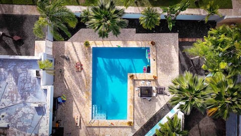 Waterfront Luxury Villa with Amazing Pool and Dock