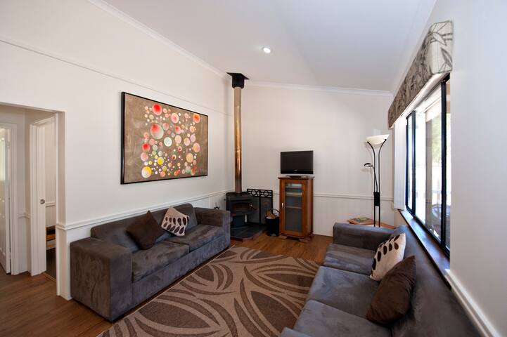 Margaret River Hideaway – Standard 3 Bedrooms gallery image 3