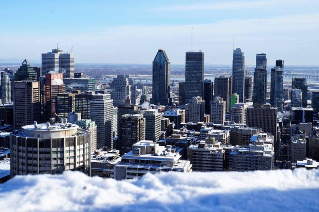 Время в монреале сейчас канада. Монреаль Канада. Монреаль климат. Монреаль небоскребы. Зимний Монреаль.