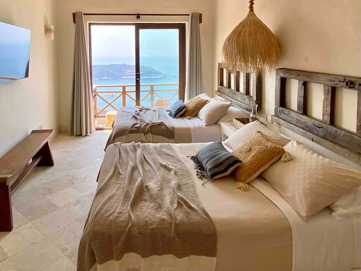 Aire acondicionado, ventilador, smart tv, balcón, cortinas black out.