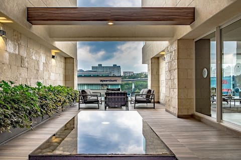 Popular Airbnb listing: THE POINT VI in Santa Fe Peña Blanca