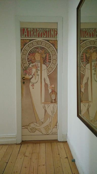 Entrance to the bathroom