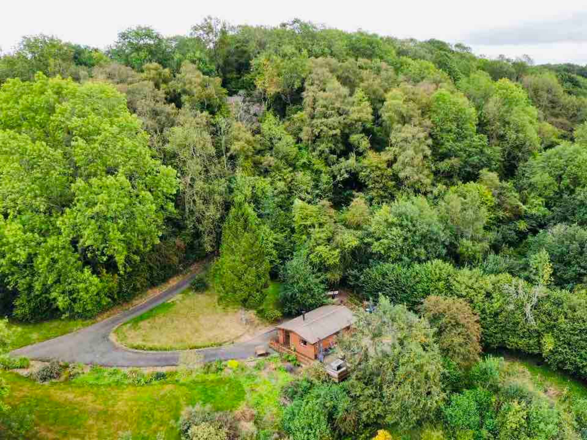Mountain View Lodge, Luxury Woodland Lodge with Hot Tub