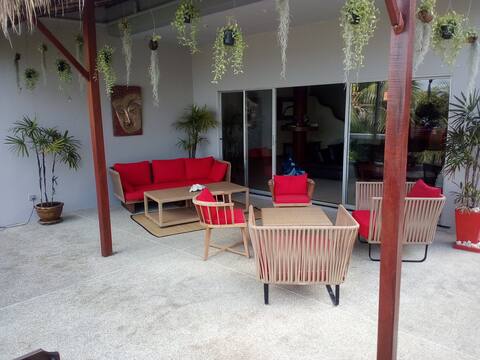 La Villa sea view