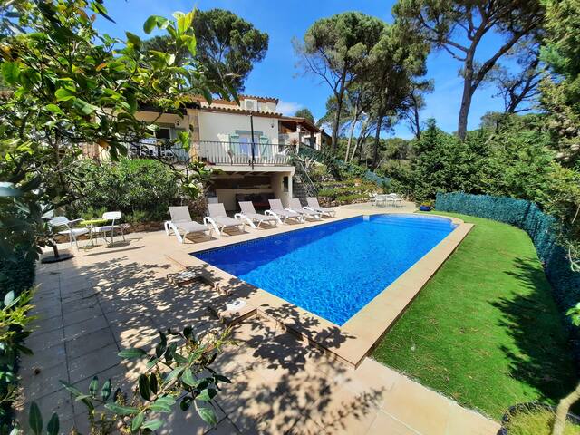 Begur: Private villa & pool. Ideal for families. gallery image 3