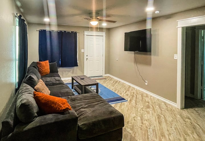Remodeled 2br Cottage, Kitchen+free Parking & Wifi - Aransas Pass, TX