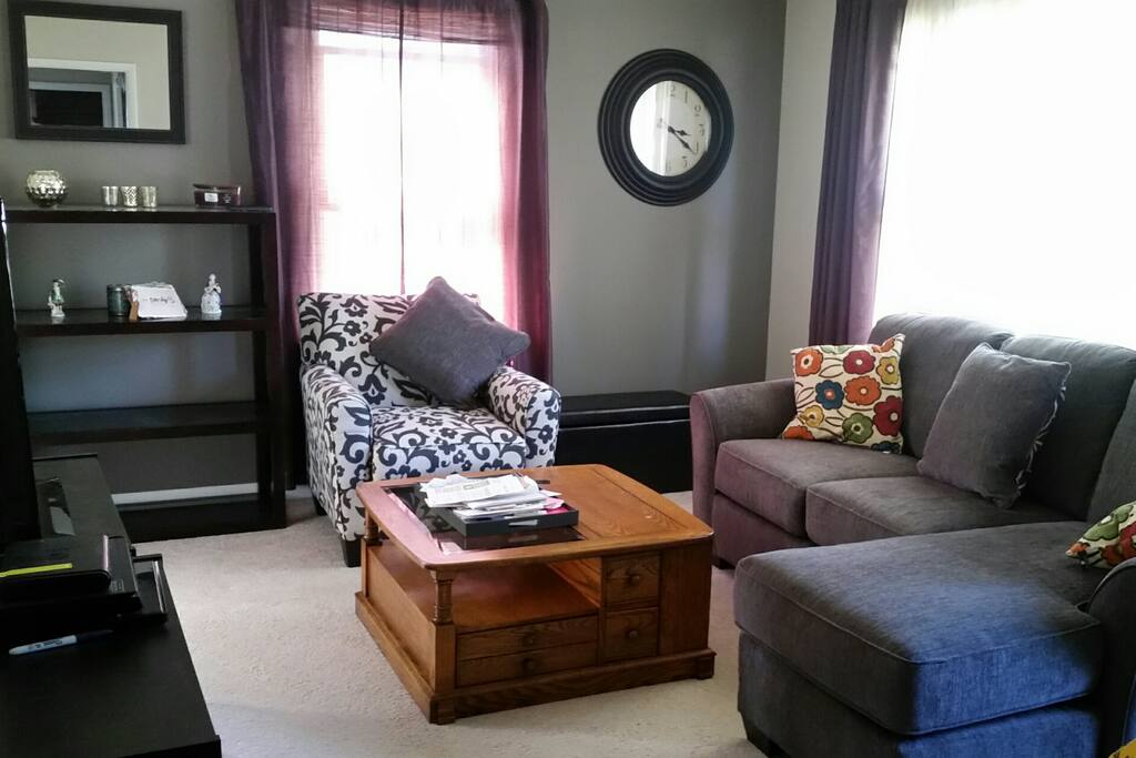 Living room with 40 inch flat screen TV with a DVD/Blu-Ray player that is connected to the Wifi in the house.