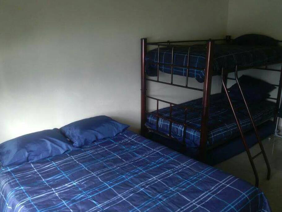 Recamara para 4 personas.