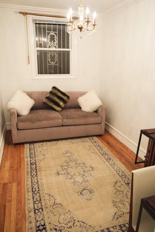 Villa Astoria Duplex (5 Rooms, 2 Baths, 2 Floors) gallery image 4