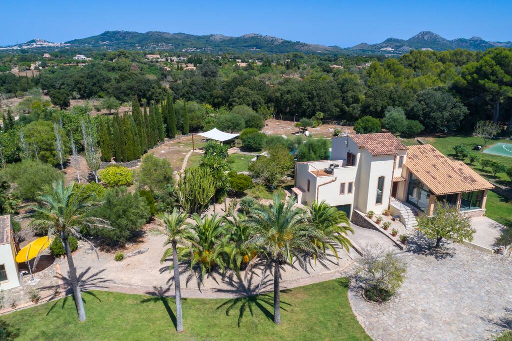 Main House & Guest House