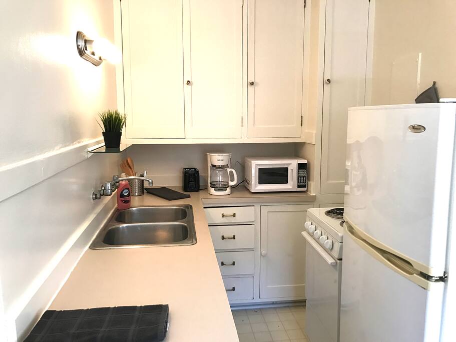 Full kitchen!