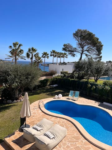 Villa mit Meerblick und Pool für 6 Personen