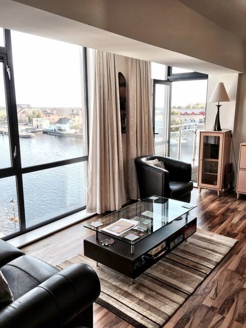 Apartment overlooking the Shannon