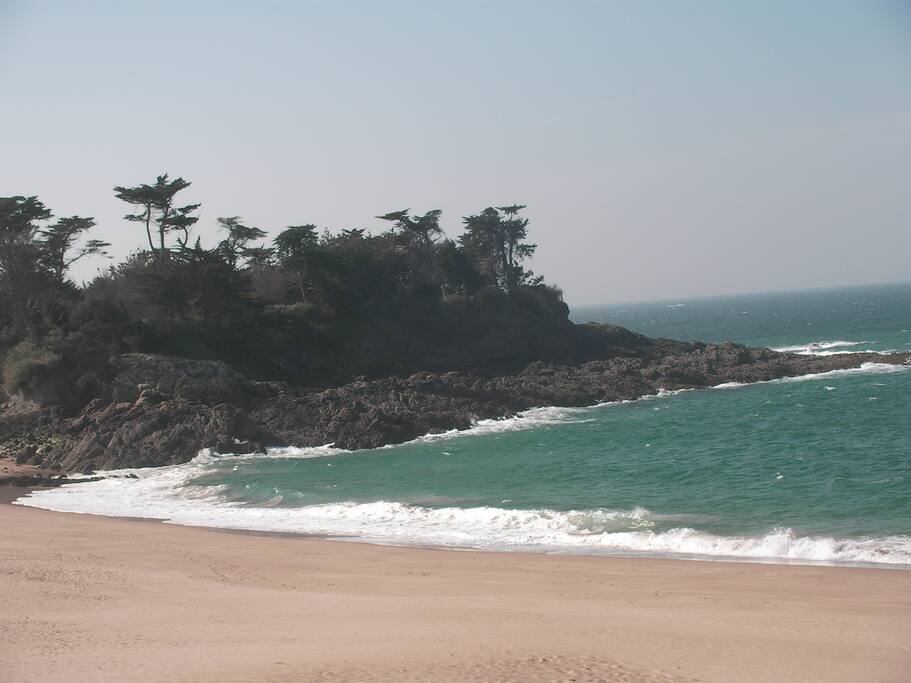 la plage du Val 150 m