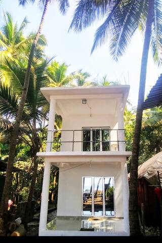 TAPSYA Beach Cafe.A shoreside meditational retreat