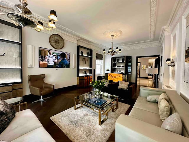 Luxury Mayfair flat with private pool gallery image 5