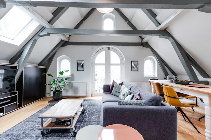 Unique and Stylish Renovated Loft in the Jordaan - Lofts for Rent in ...