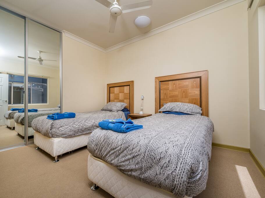 2nd bedroom