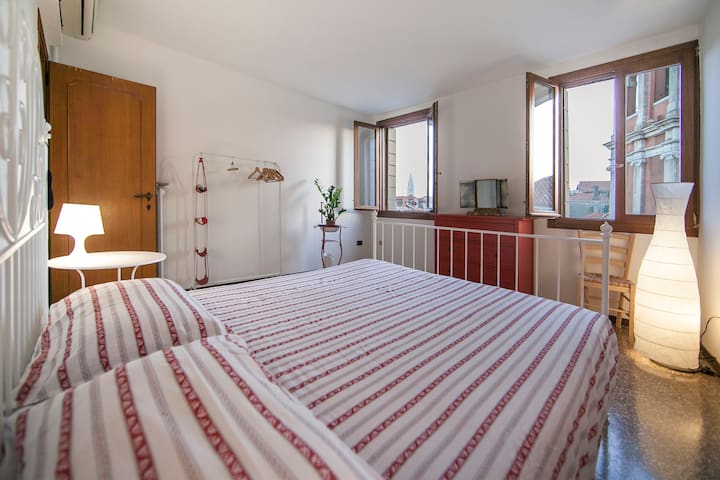 Apartment with astonishing view gallery image 2