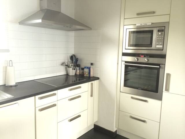 Villa breathtaking lake view hot tub gallery image 5